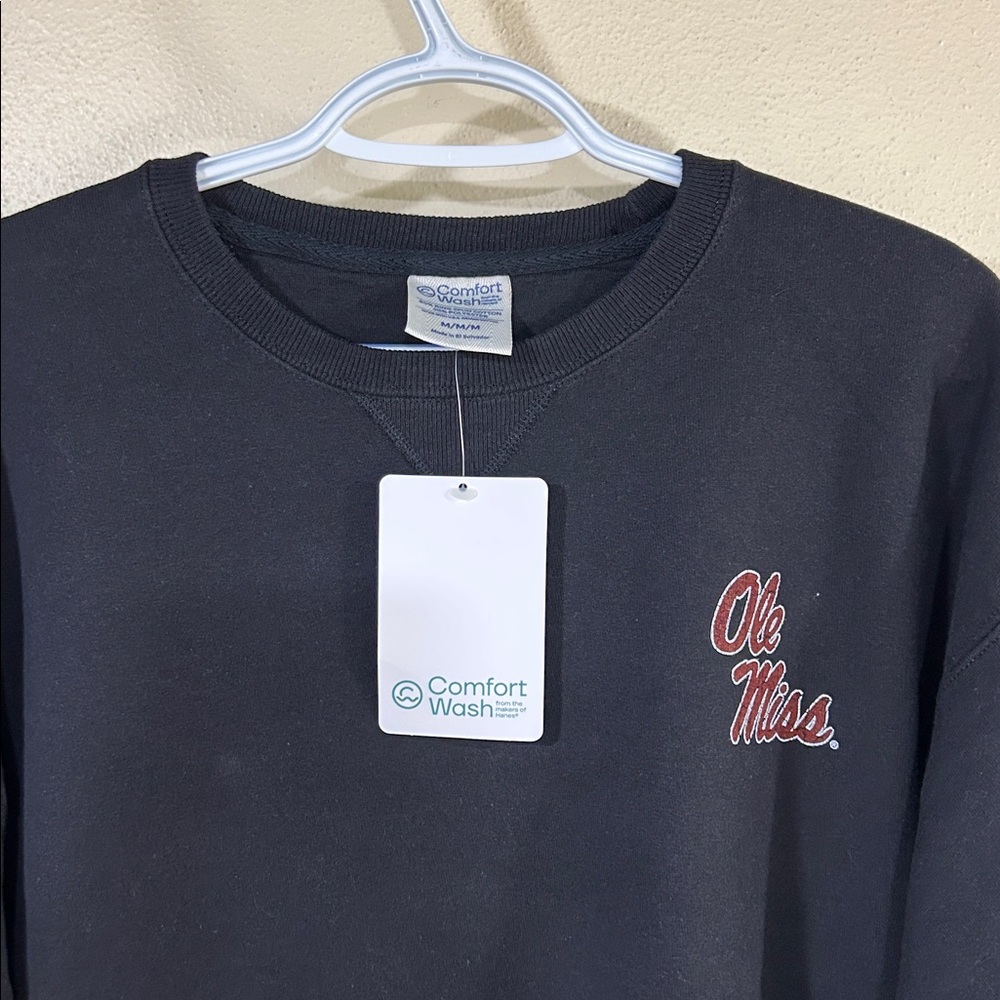 Good Looking Ole Miss, Printed Front & Back, Men’s Medium, NWT - Picture 4 of 6